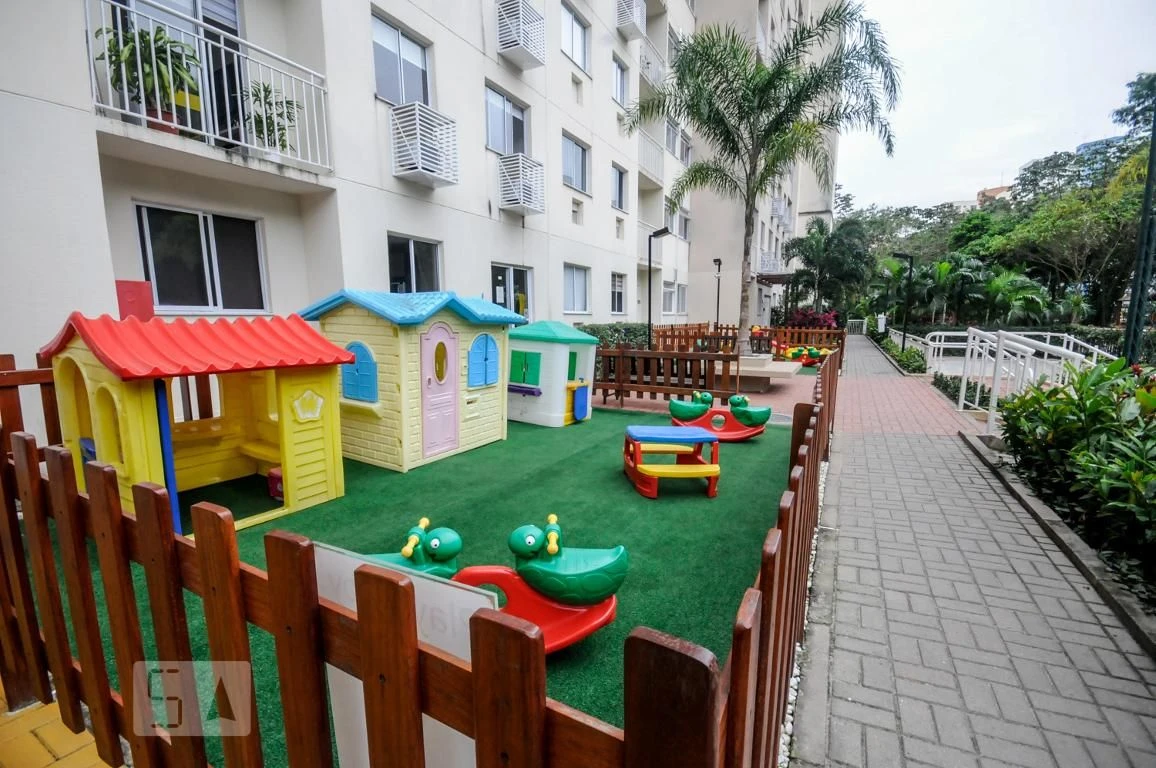 Unfurnished 3-bedroom apartment with balcony — photo 18