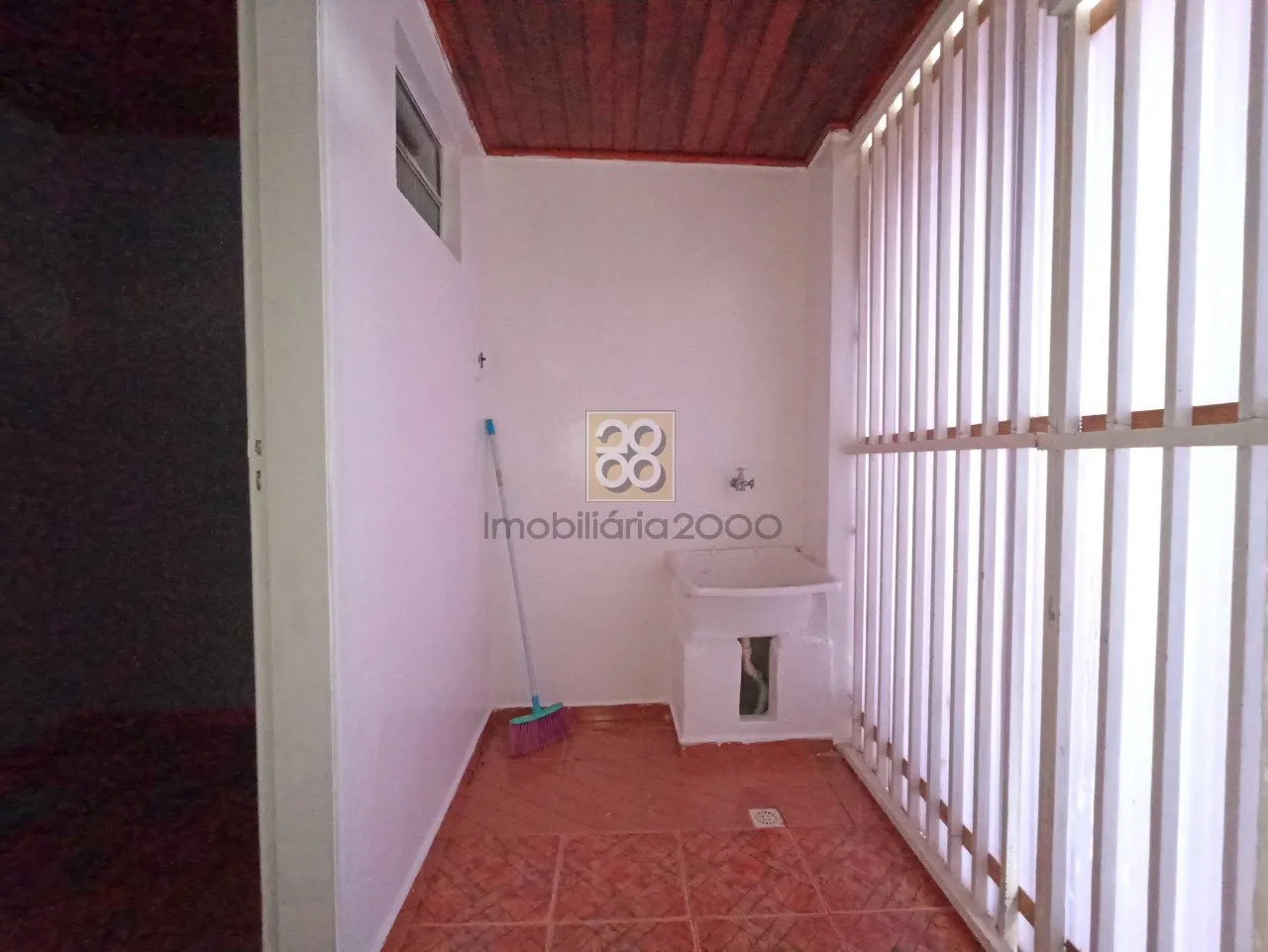 House, 40 m², with wood or laminate floors — photo 5
