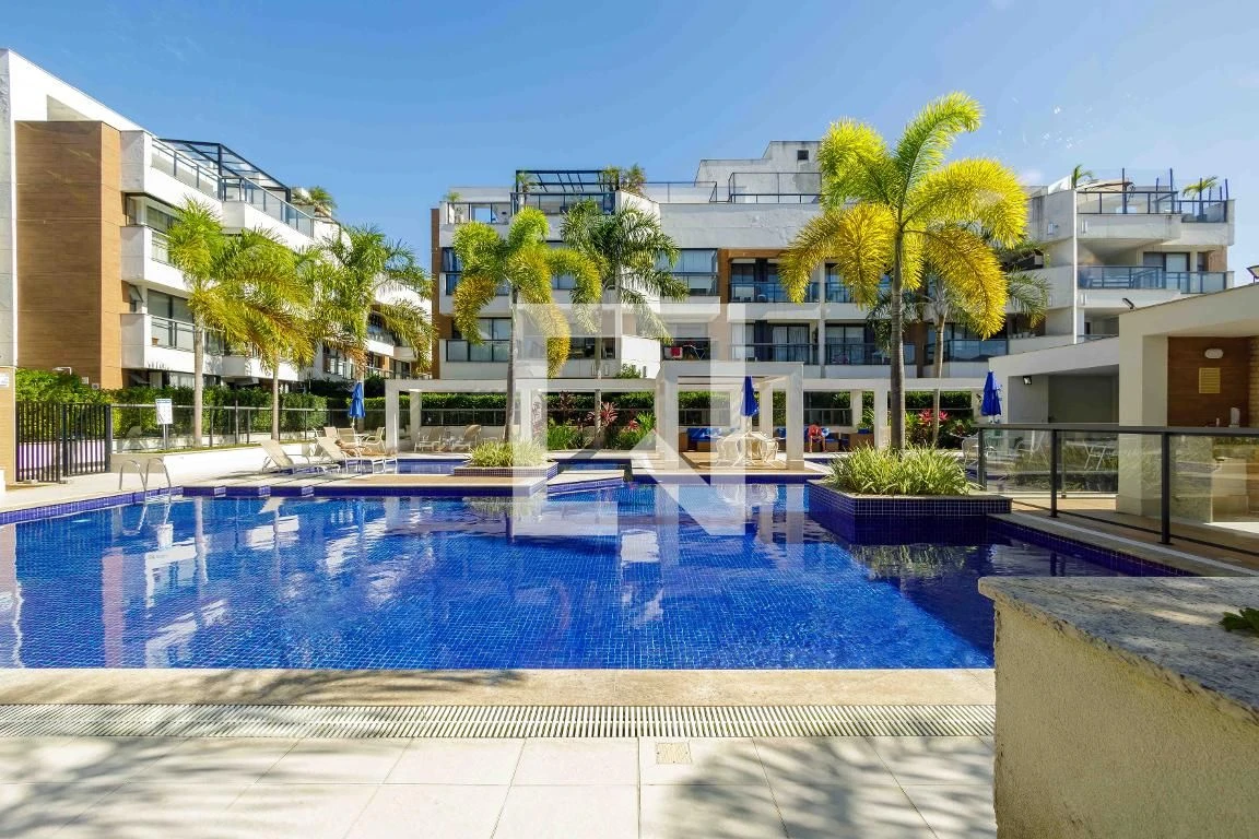 Apartamento mobiliado com 4 quartos e 4 banheiros — photo 53