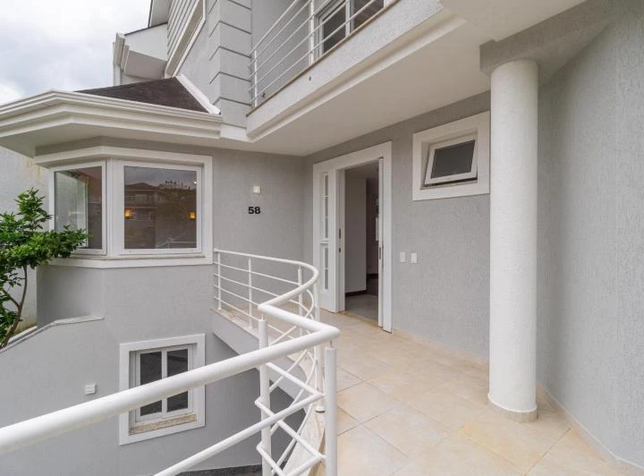 House with 4 en-suite bedrooms and balcony grill — photo 6