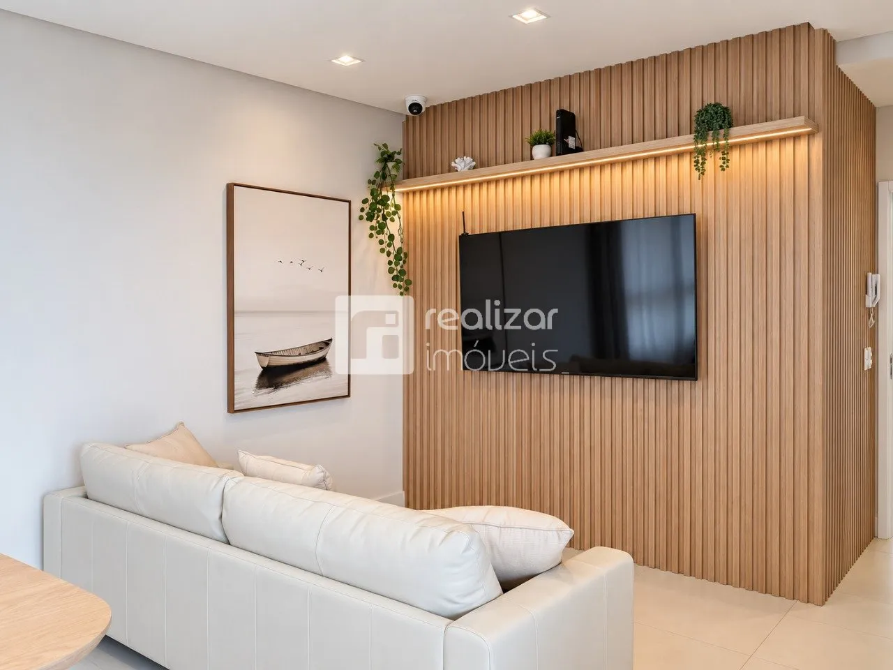 Furnished apartment, 32 m², with a glass-enclosed balcony — photo 28