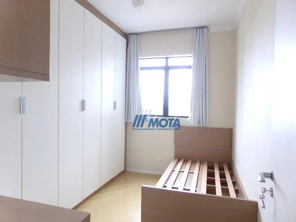 3-bedroom apartment with a bathtub — photo 6