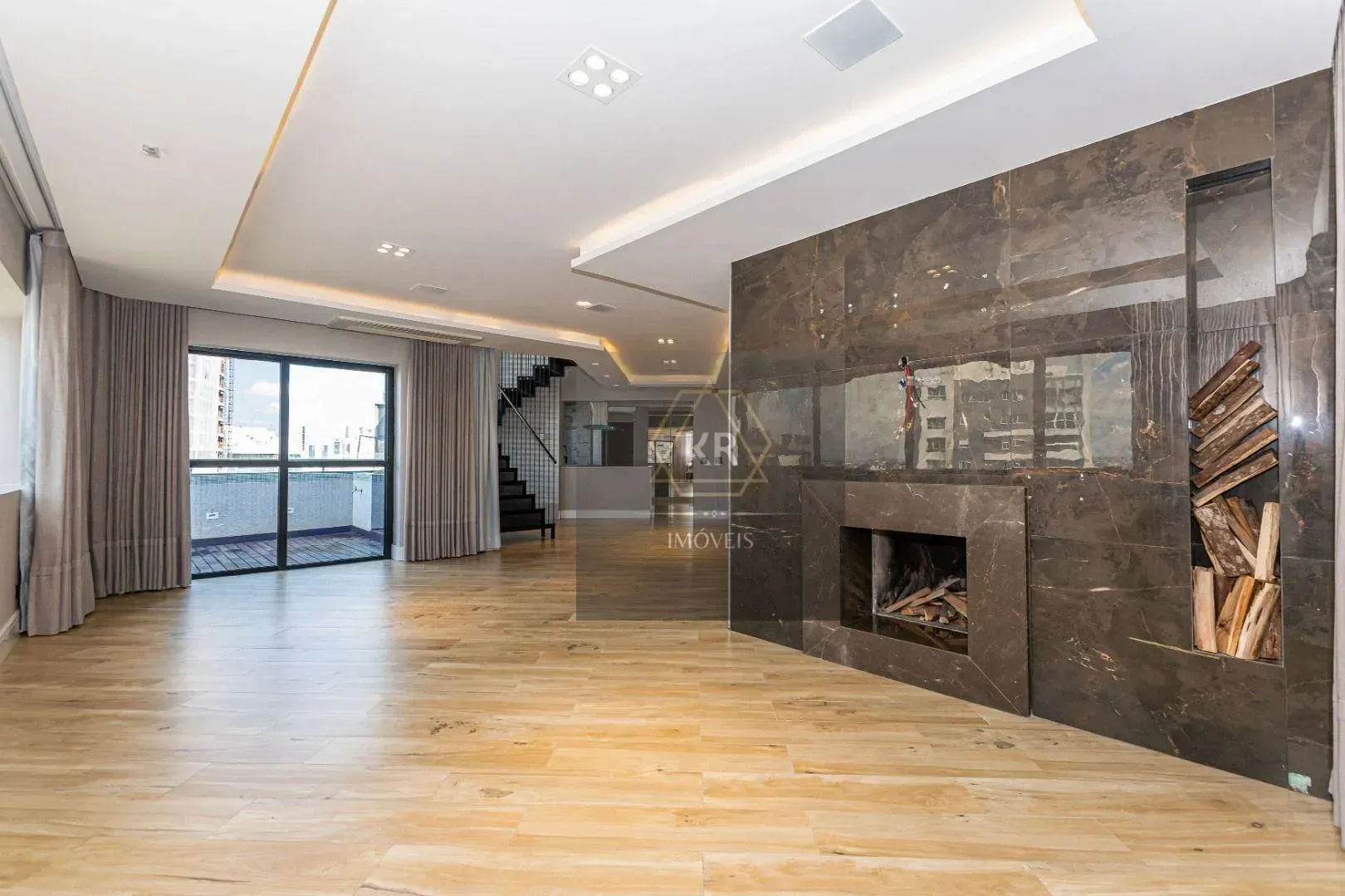 Furnished 272 m² apartment with 3 en-suites and 4 parking — photo 31