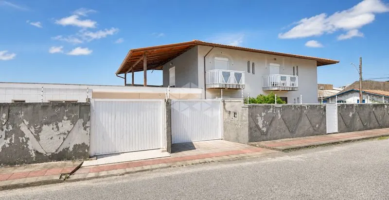 Furnished house, 350 m², with a water view — photo 23