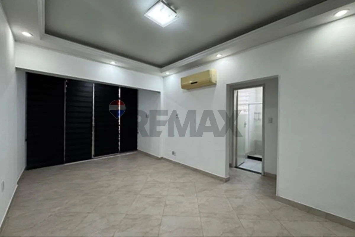 Balcony with a grill in a 3-bedroom house, 104 m² — photo 22