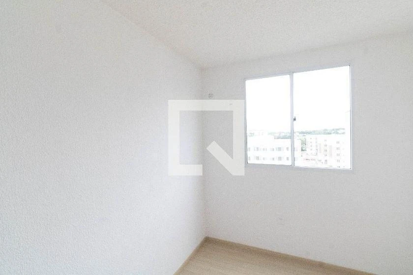 2-bedroom apartment in a building with a gym — photo 9