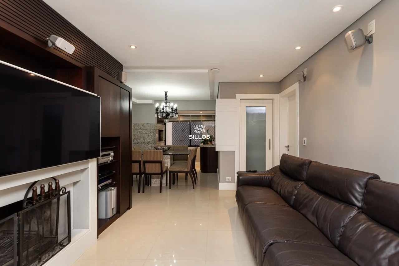 243 m² apartment with 3 bedrooms and 24-hour concierge