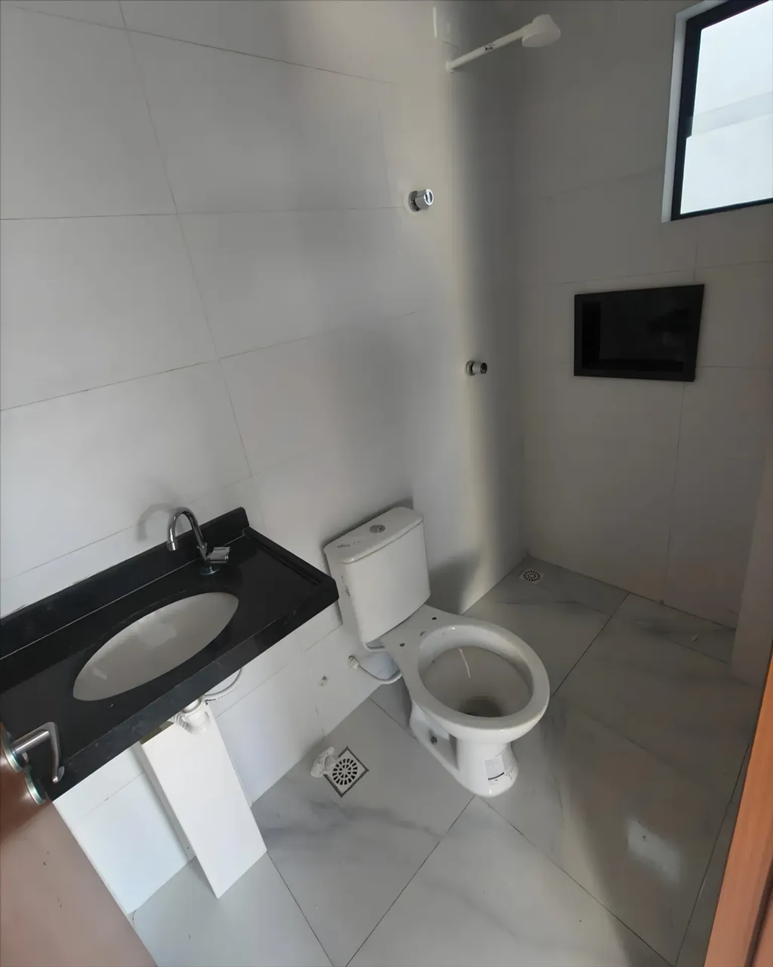 2-bedroom apartment in a building with a coworking space — photo 11