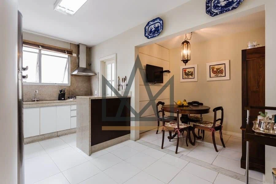 Furnished 3-bedroom apartment with enclosed balcony — photo 2