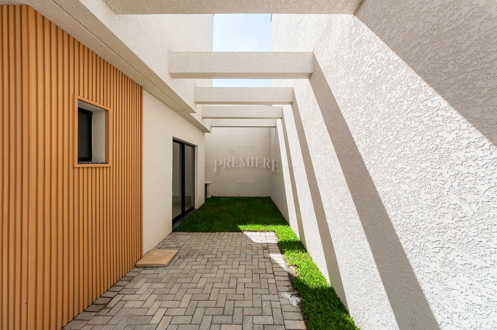 House, 97 m², with a glass-enclosed balcony — photo 18