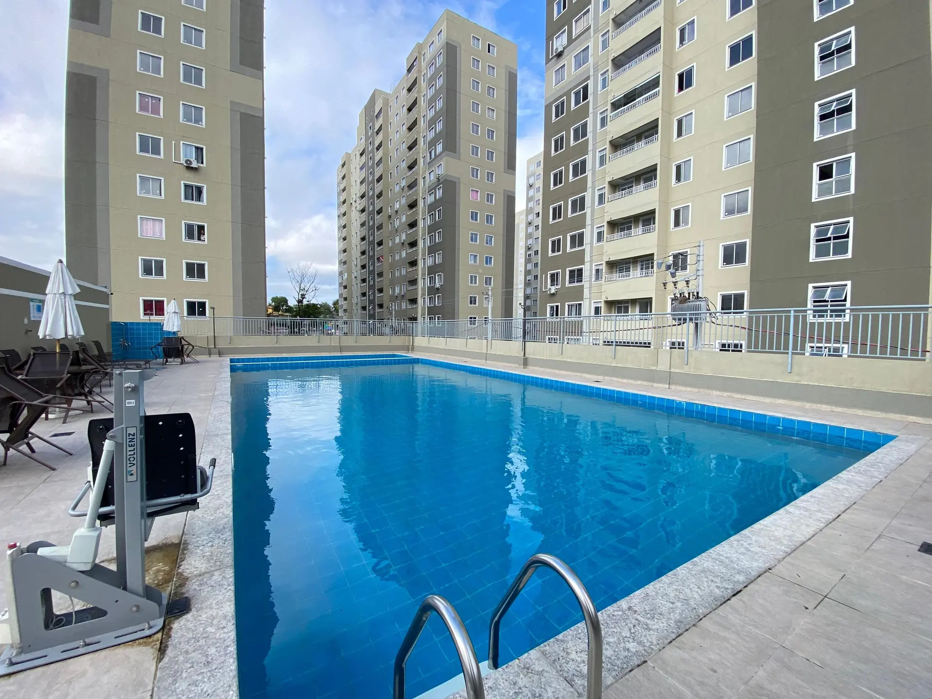 One-bedroom apartment with a grill on the balcony — photo 29