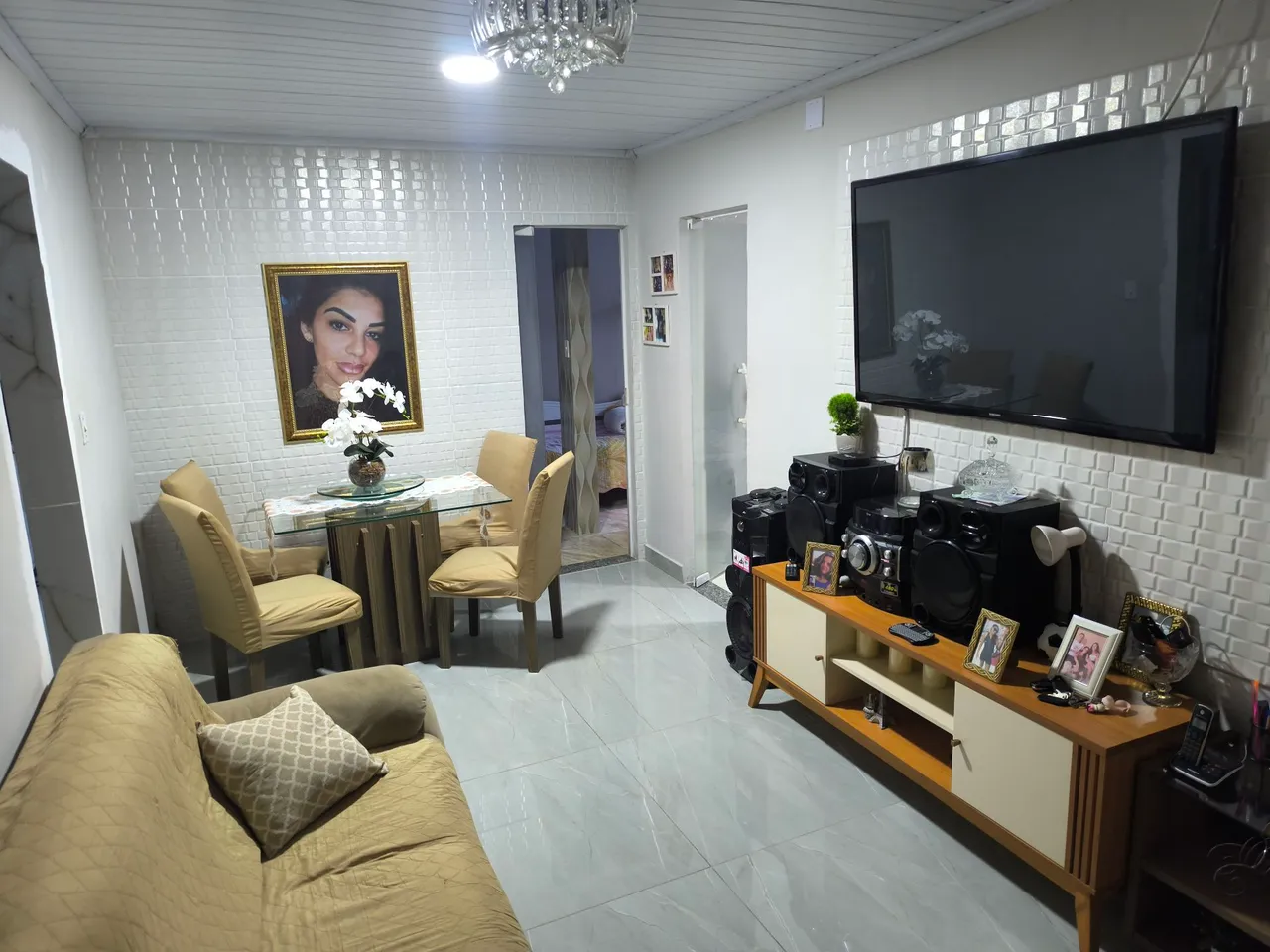 4-bedroom house with a washing machine