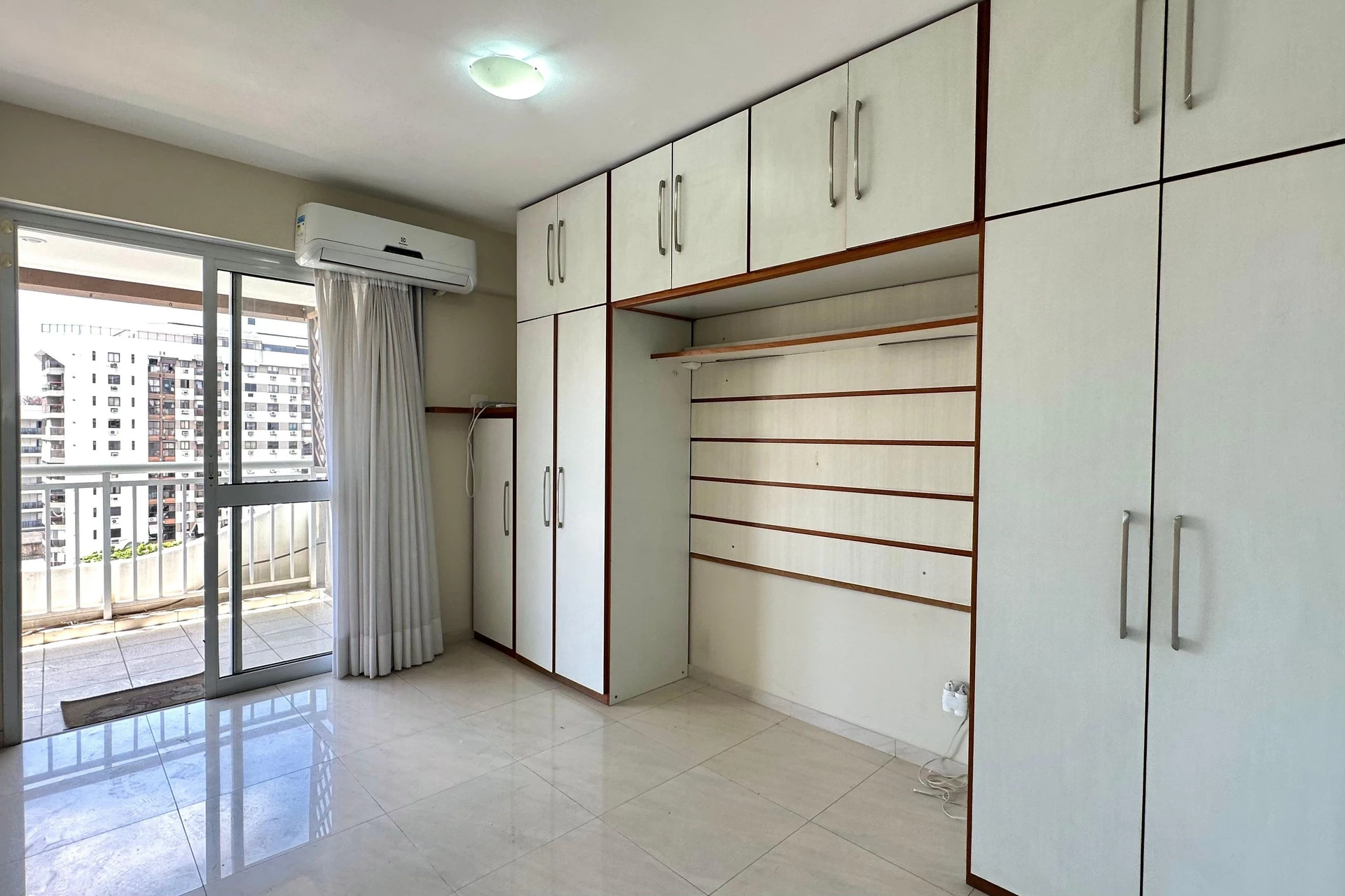 Apartamento de 3 quartos com vista para a água — photo 23
