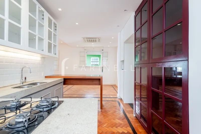 Unfurnished apartment with 3 bedrooms and 4 bathrooms — photo 11