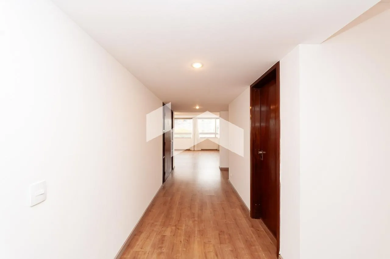 380 m² apartment with private laundry area — photo 10