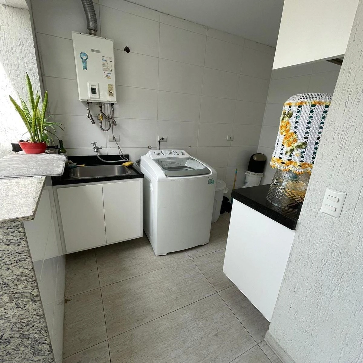 147 m² house with a bathtub and a washing machine — photo 12