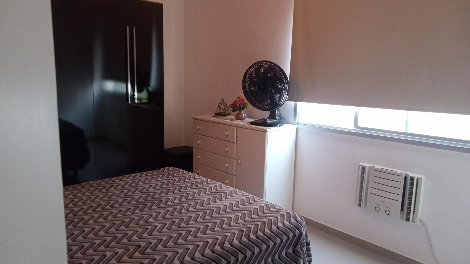 Furnished 3-bedroom apartment with 2 bathrooms — photo 8