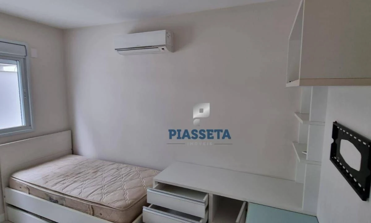 3-bedroom apartment in a building with a pool — photo 41