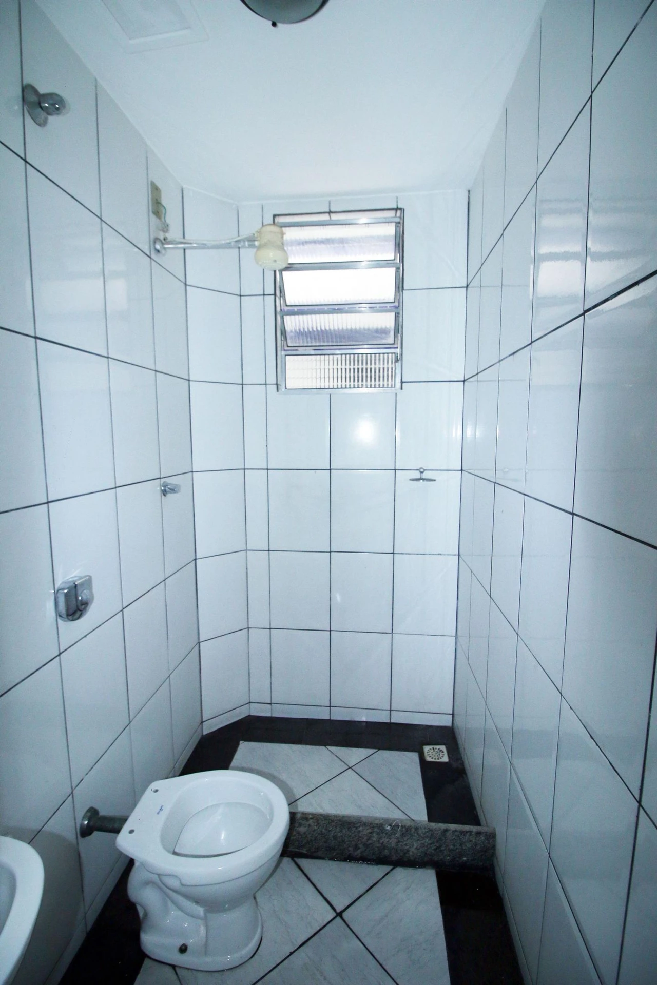 1-bedroom apartment with a balcony and laundry area — photo 6