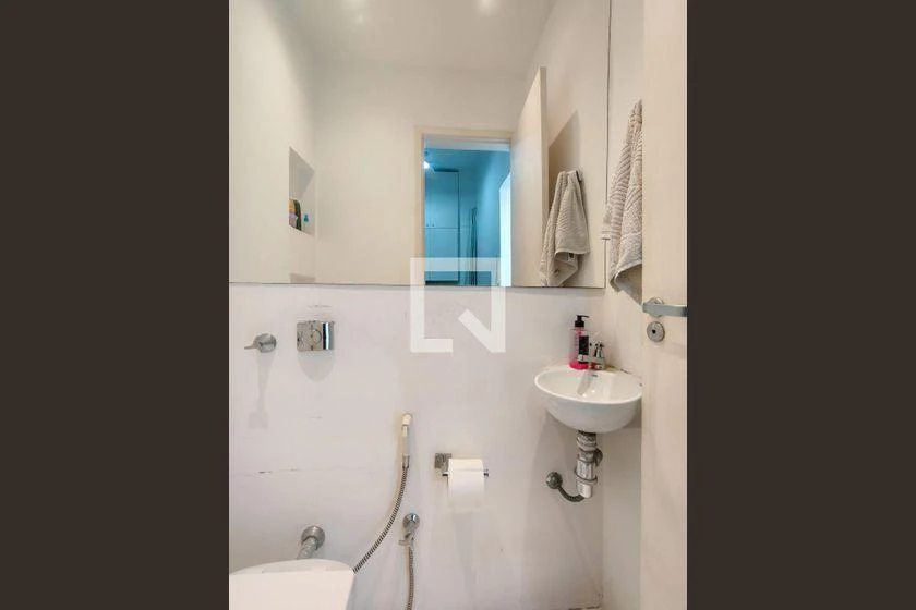 Квартира 69 м² із заскленим балконом та видом на гори — photo 39