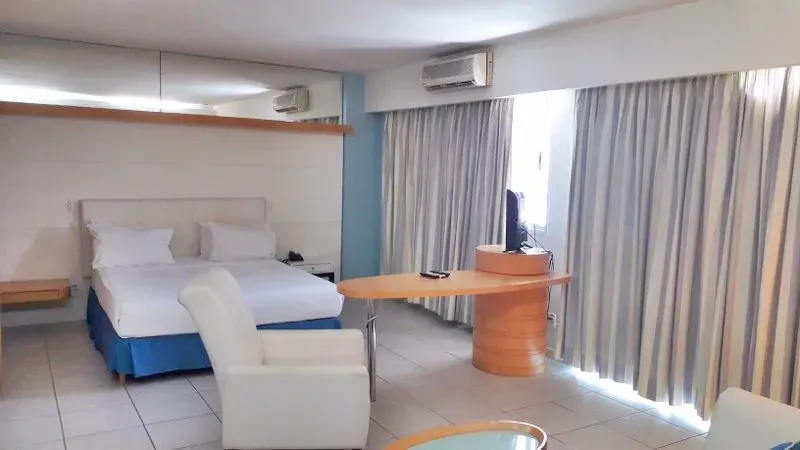 Засклений балкон та 1 спальня: квартира 44 м² — photo 3
