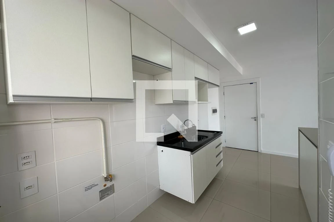 Furnished apartment, 50 m², with a glass-enclosed balcony — photo 22