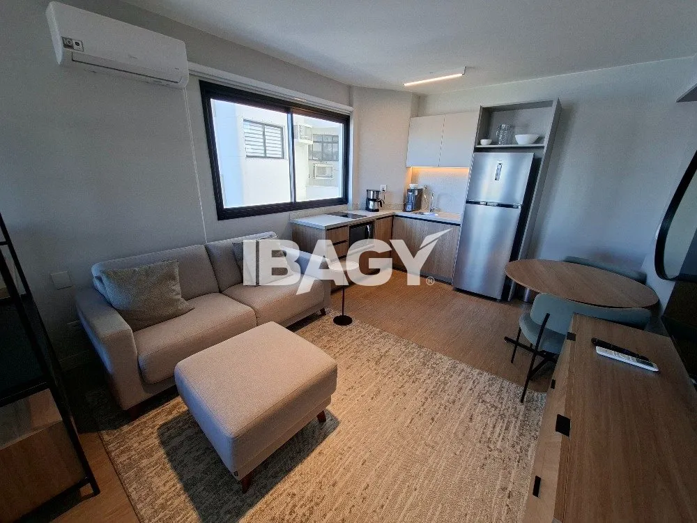 Studio with a glassed-in balcony and open-plan kitchen — photo 61