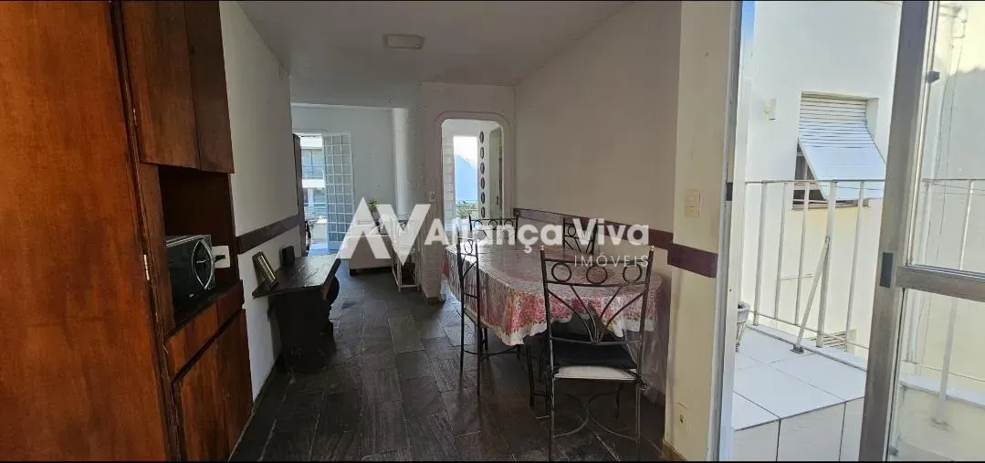 Apartamento mobiliado com 5 quartos e cozinha com fogão a gás — photo 12