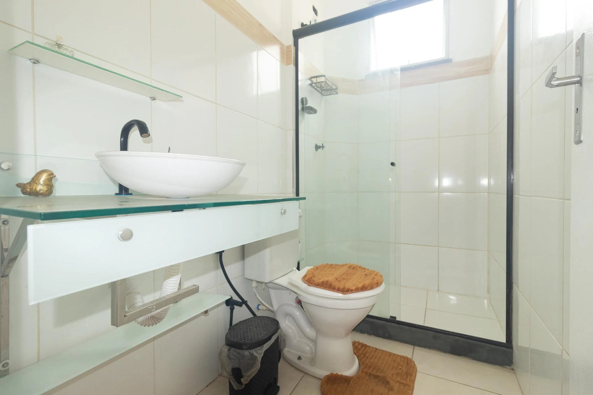 2-bedroom apartment in a building with a pool — photo 21
