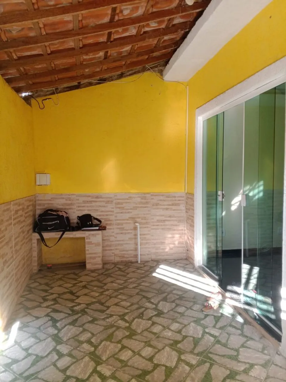 Glass-enclosed balcony in a 3-bedroom house, 197 m² — photo 17