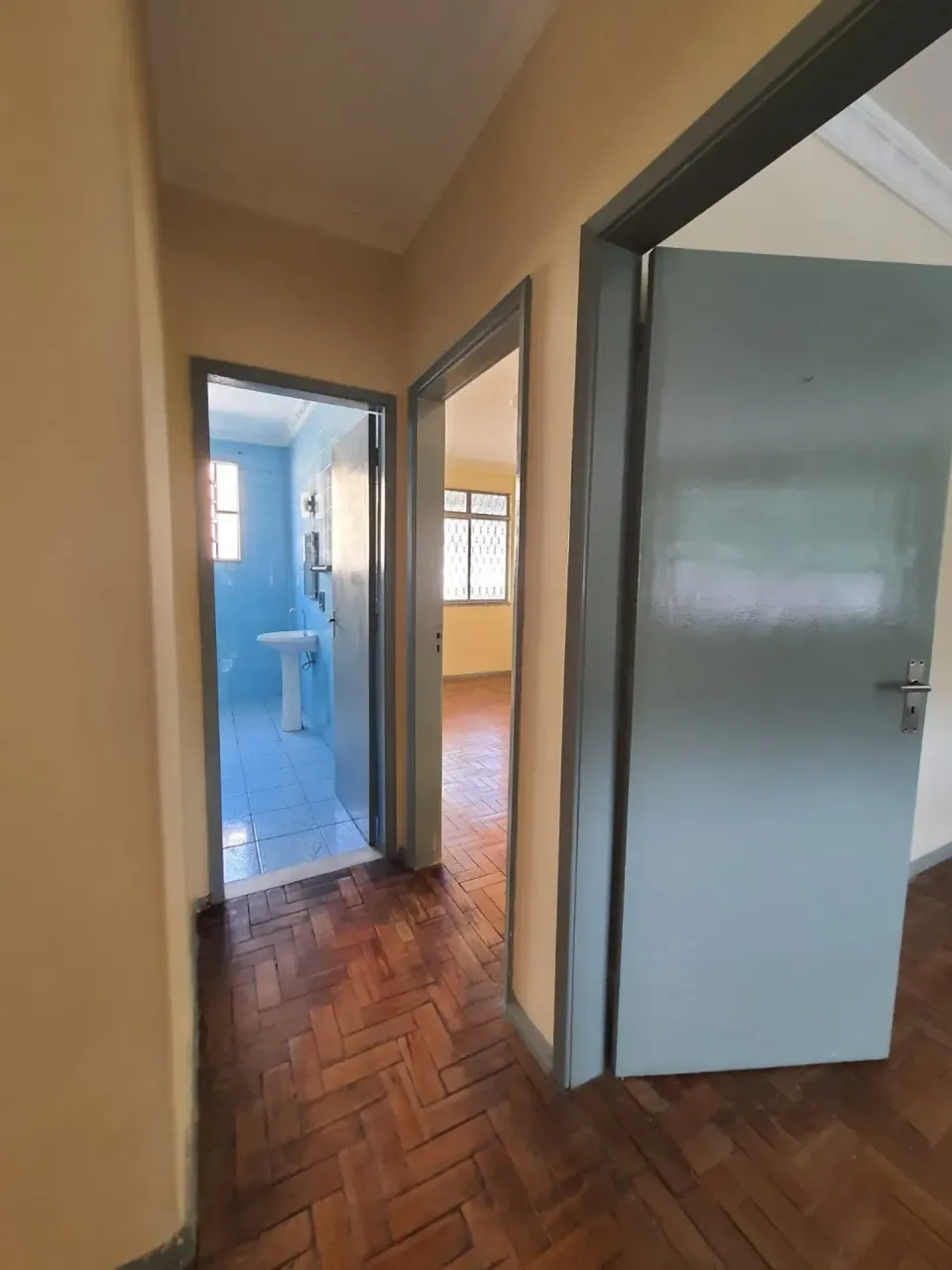 Apartamento de 3 quartos com cozinha separada — photo 6