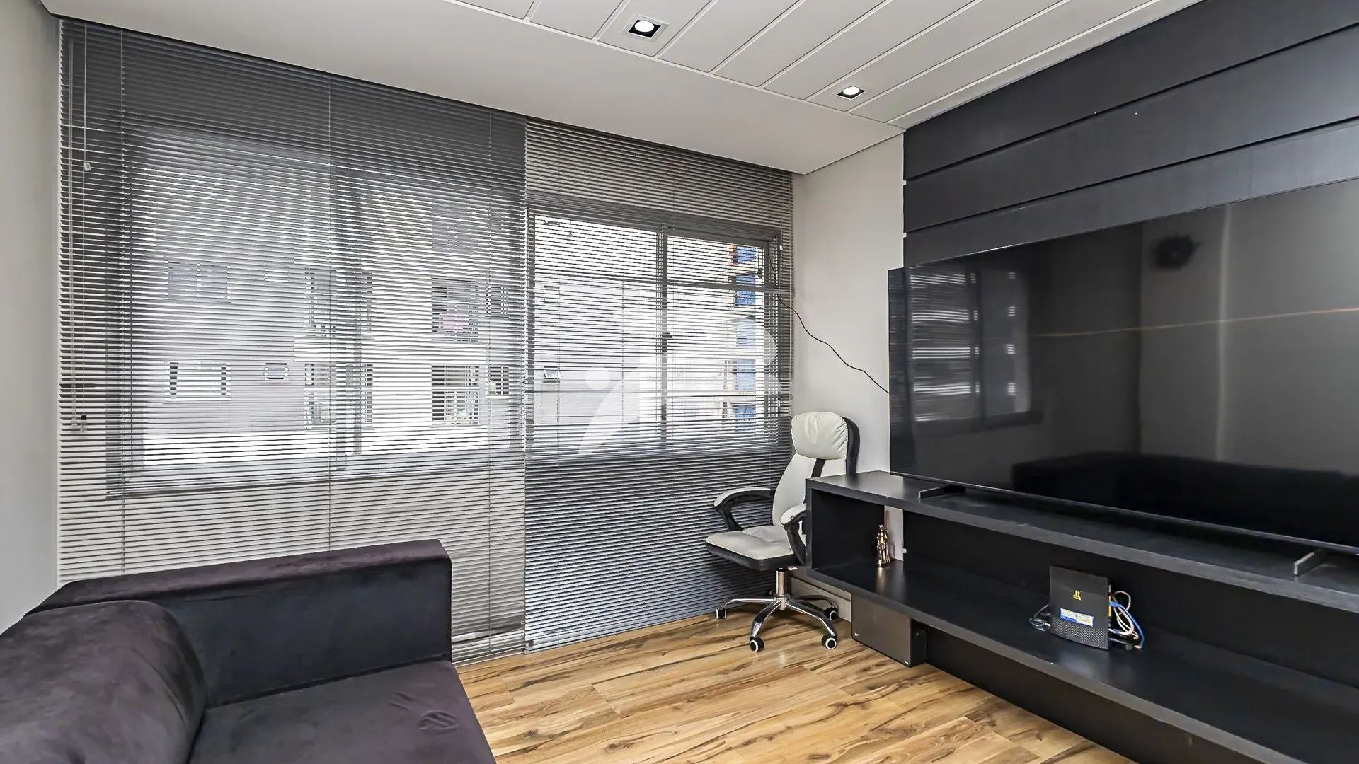 Furnished 3-bedroom apartment with 129 m² on the 7th floor — photo 13