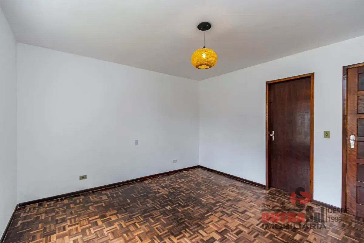 Casa, 215 m², com piso de madeira ou laminado — photo 10
