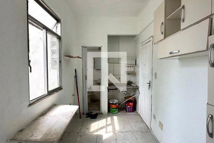 One-bedroom apartment with a water view — photo 2