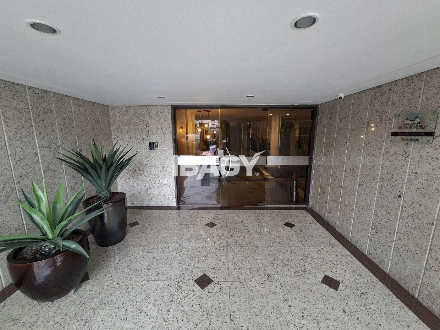 3-bedroom apartment with a bathtub in Florianópolis — photo 10