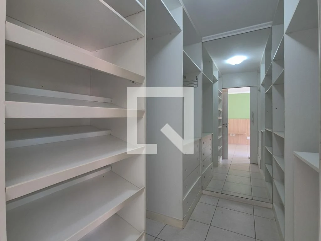 Casa de 4 dormitorios con balcón y 3 plazas de parking — photo 38
