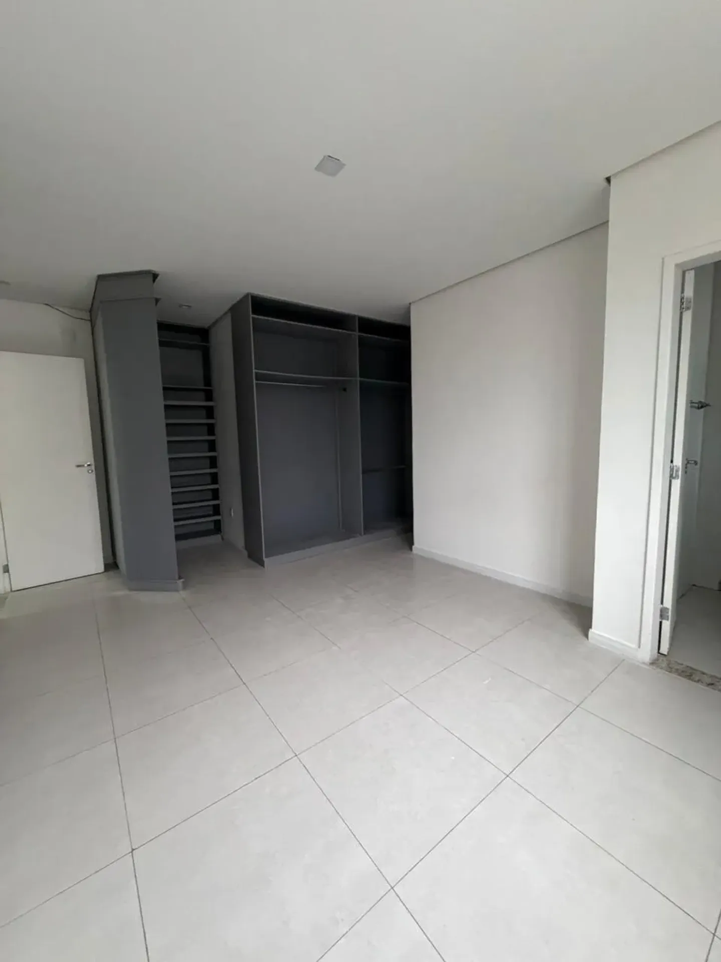 Apartamento com 3 quartos e 5 banheiros — photo 21
