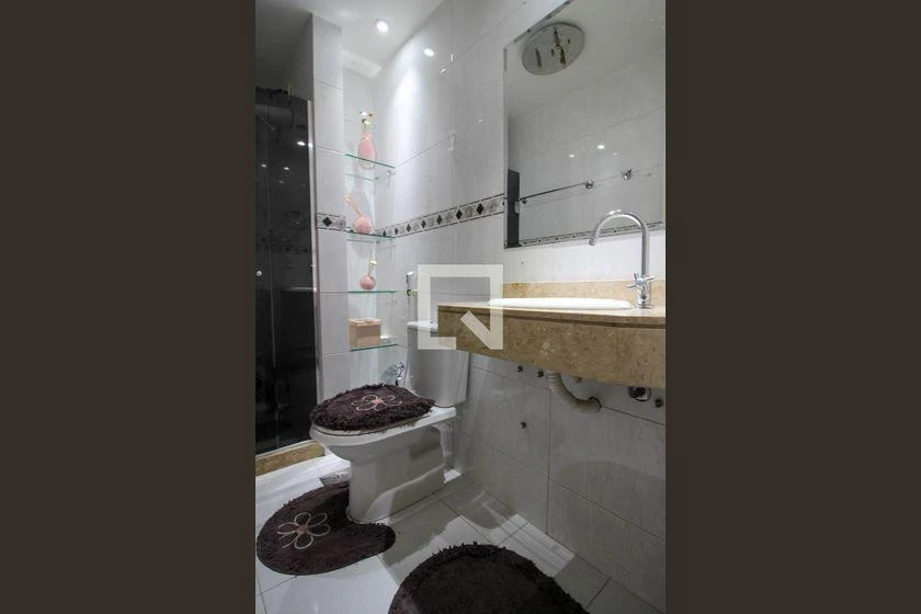 Rental apartment with 3 bedrooms and a glass balcony — photo 16