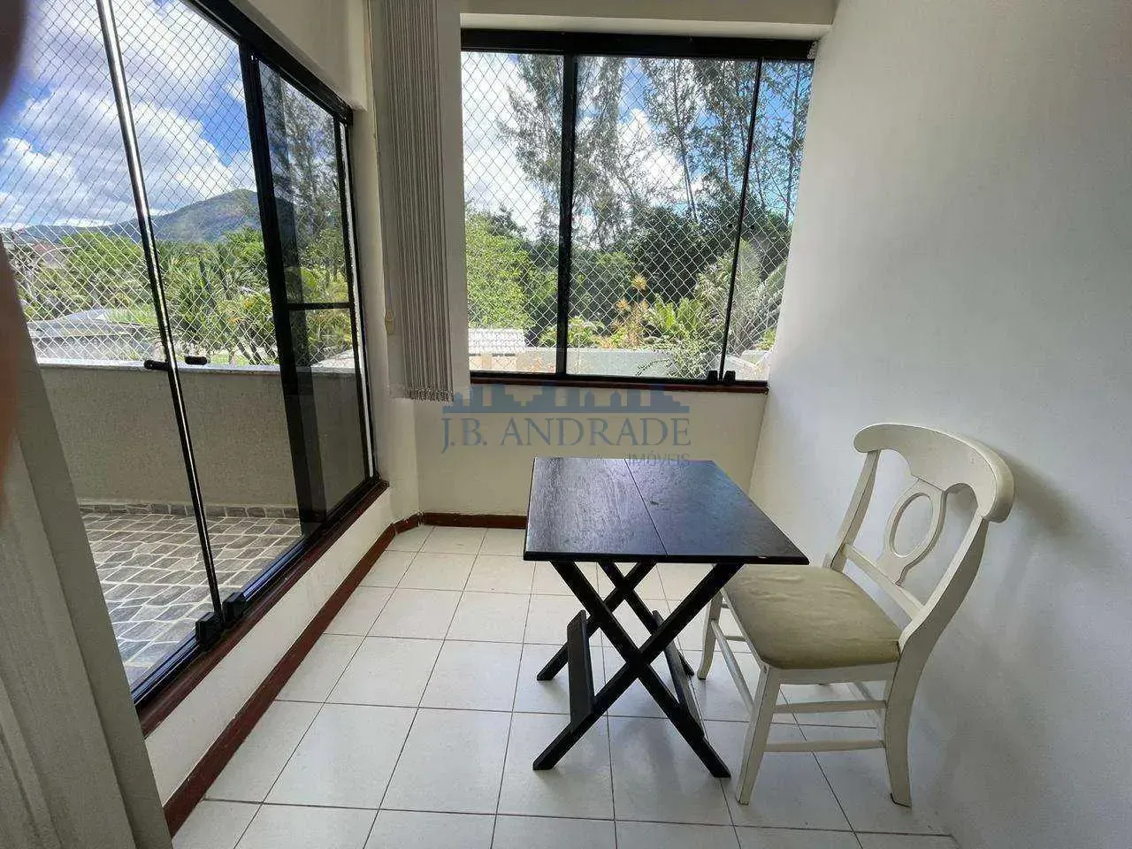Casa com cozinha fechada e fogão a gás — photo 35