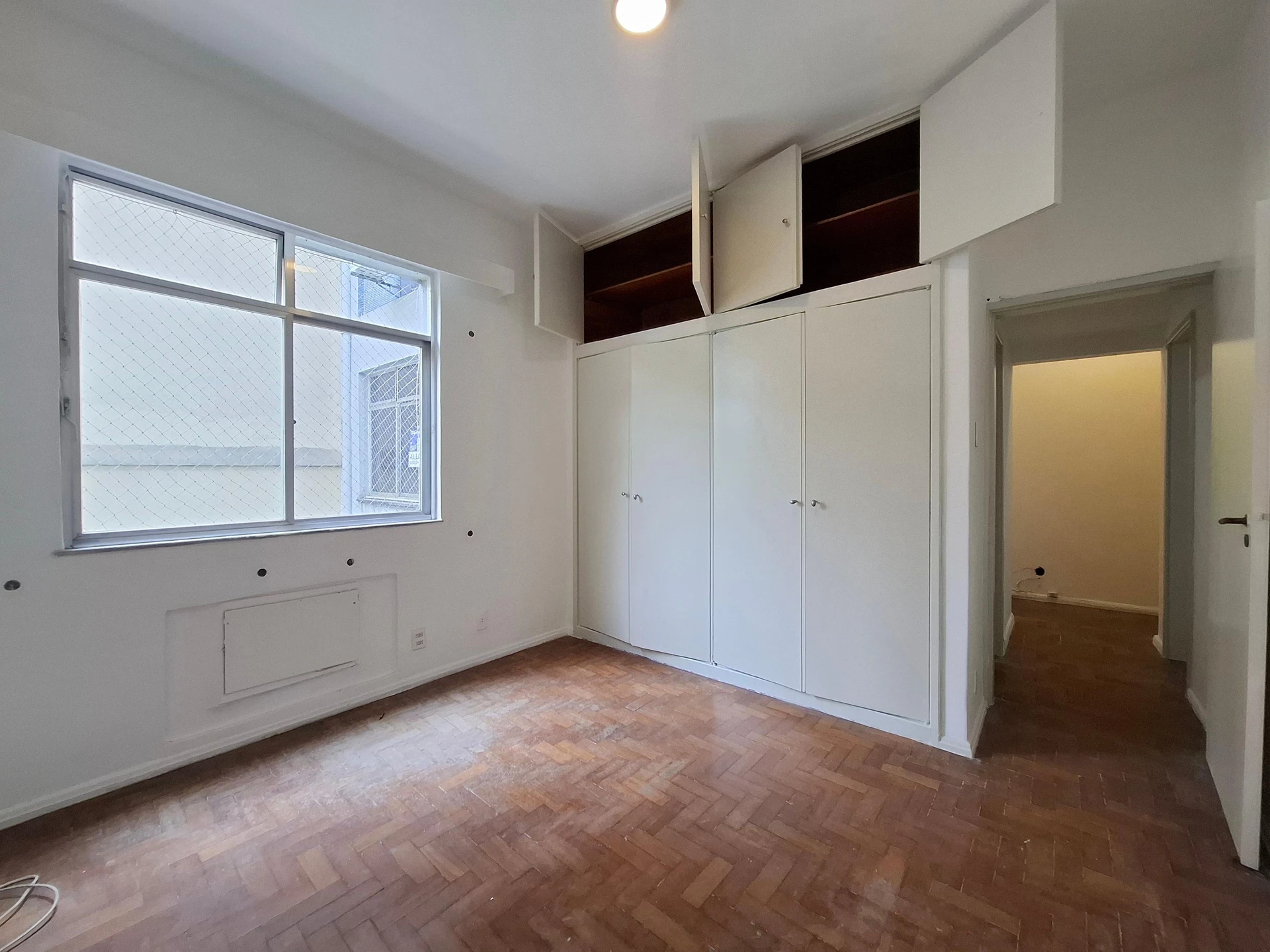 One-bedroom apartment with a mountain view in Rio de Janeiro — photo 10