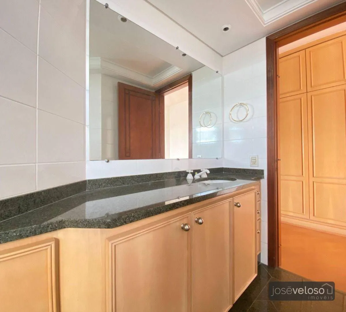 259 m² apartment with 4 bedrooms and private BBQ — photo 38