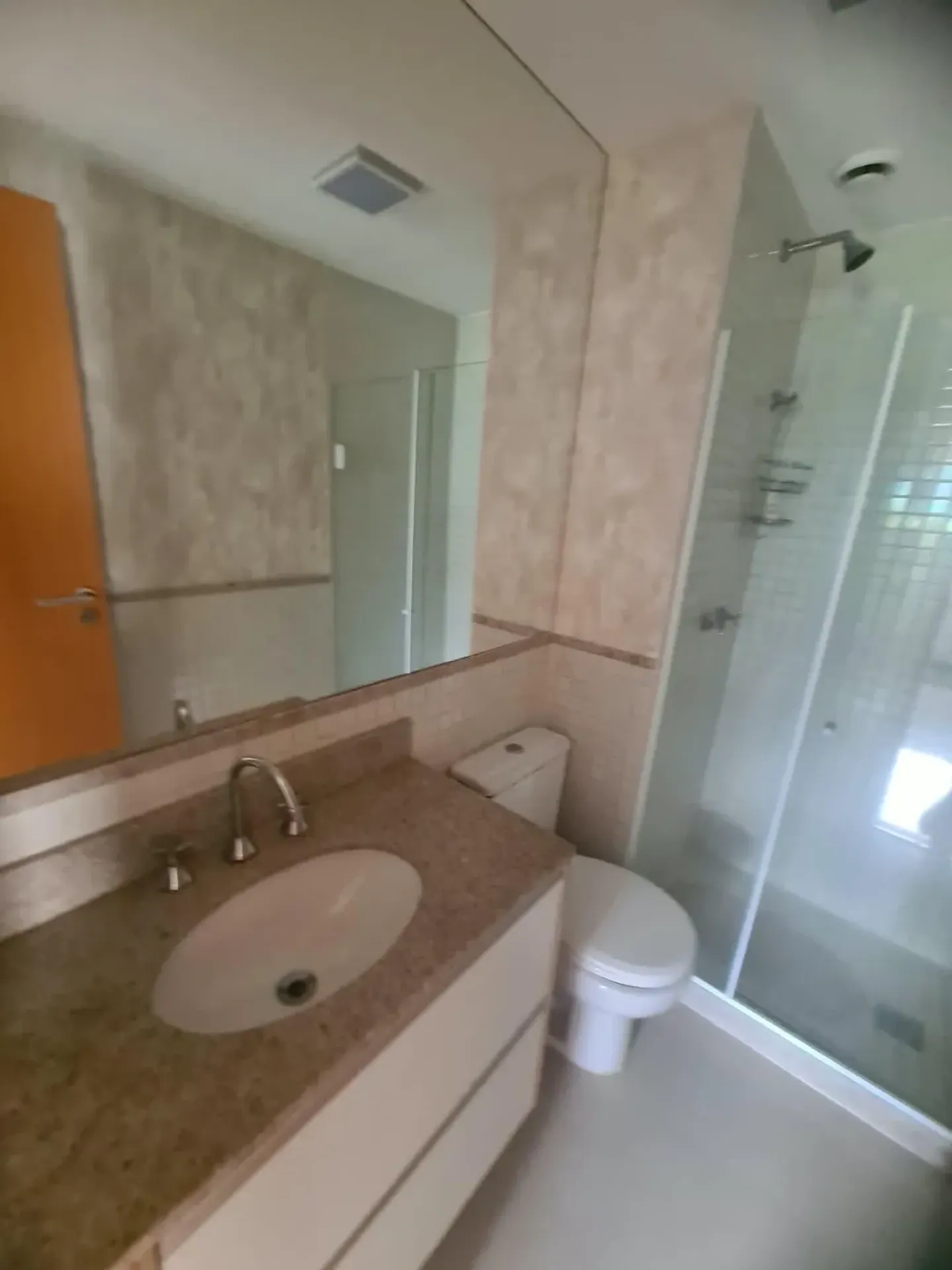 Walk-in closet in a 3-bedroom apartment, 81 m² — photo 17