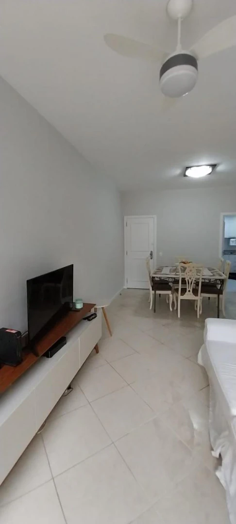 Furnished 3-bedroom apartment with balcony — photo 18