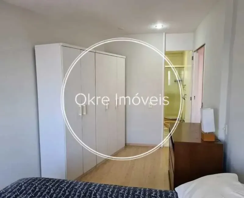 Furnished 1-bedroom apartment with city and water views — photo 14