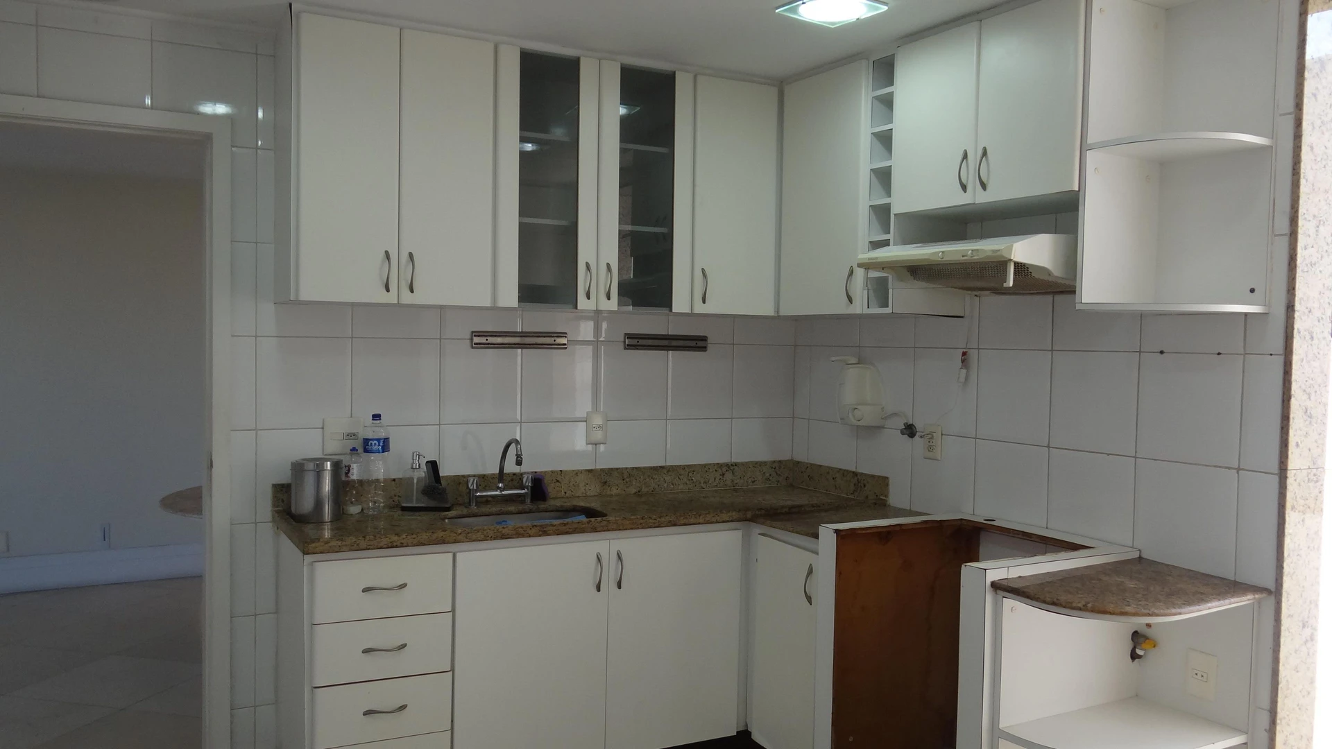 Apartamento sin amueblar con 3 dormitorios y balcón — photo 23
