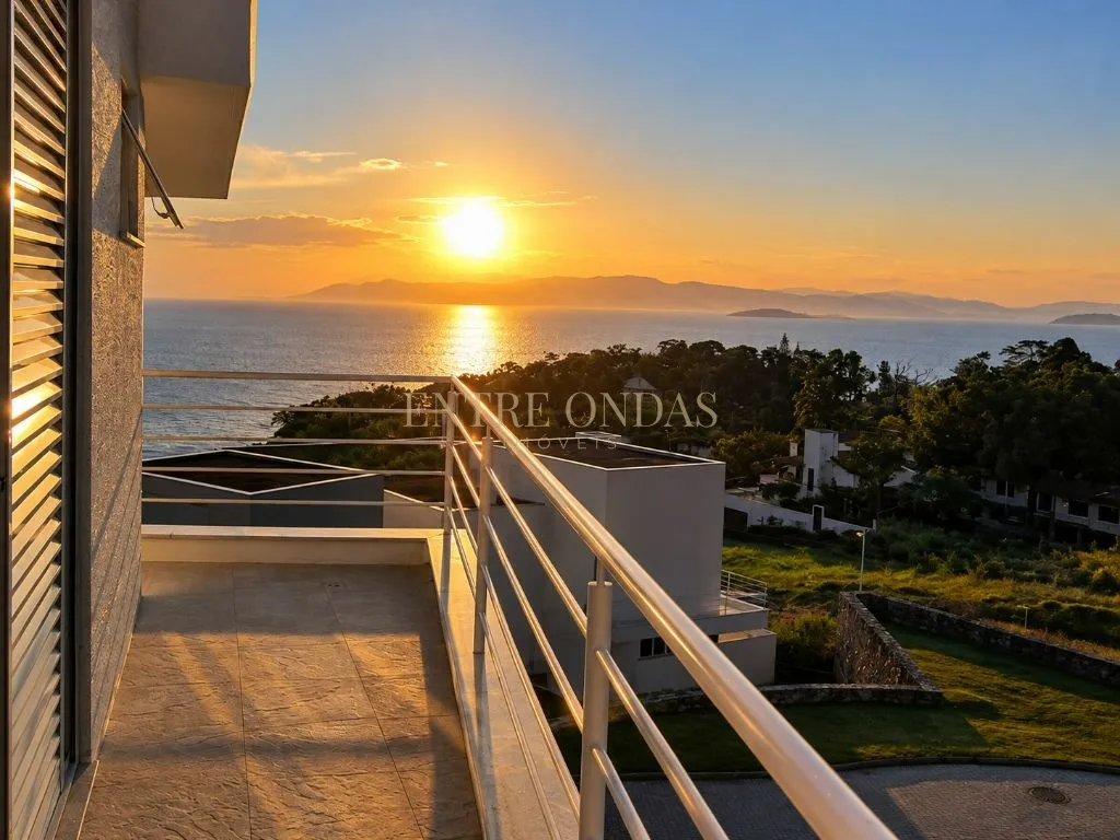 718 m² house with a water view and floor-to-ceiling windows — photo 16