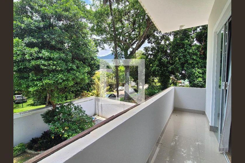 Furnished house with 3 en-suite bedrooms and shared BBQ — photo 14