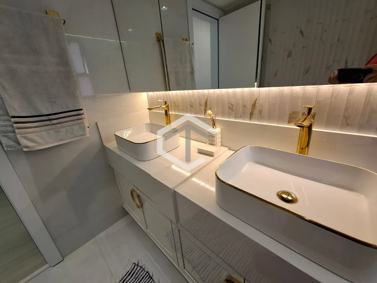 217 m² apartment with a mountain view and a private pool — photo 79