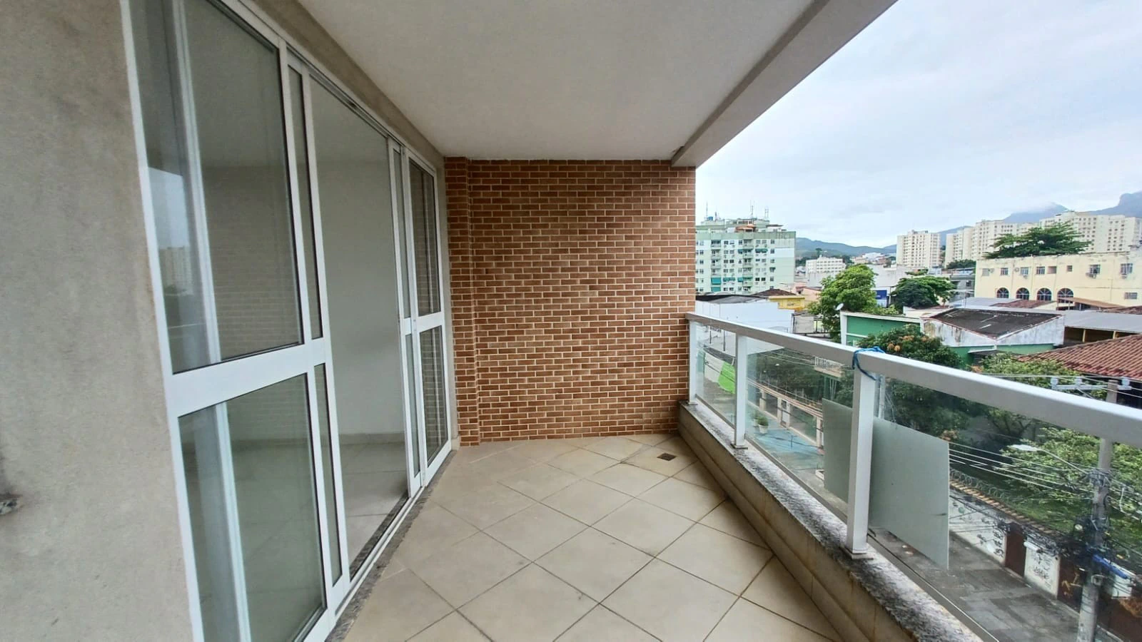 Apartment, 70 m², with a glass-enclosed balcony — photo 4