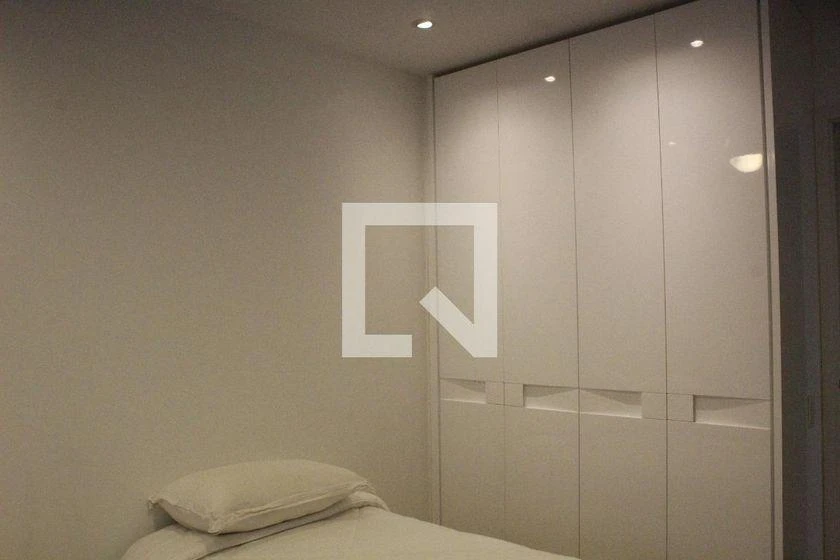 Furnished apartment, 115 m², with a glass-enclosed balcony — photo 21